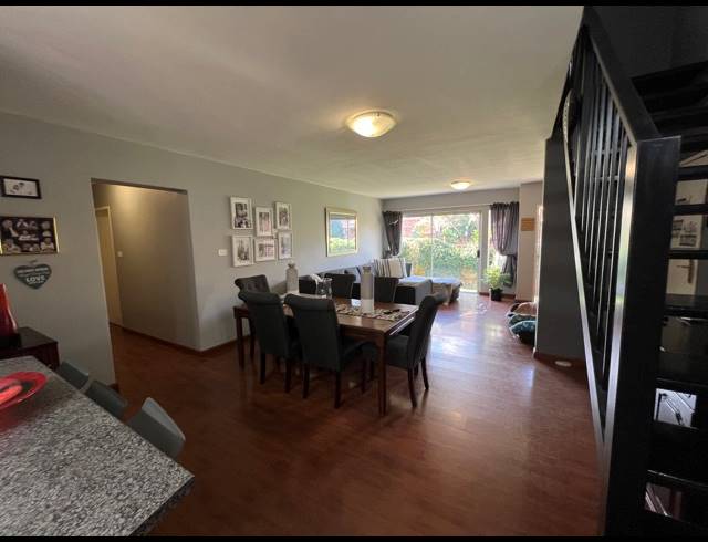 4 BEDROOM TOWNHOUSE FOR SALE IN SUNDOWNER